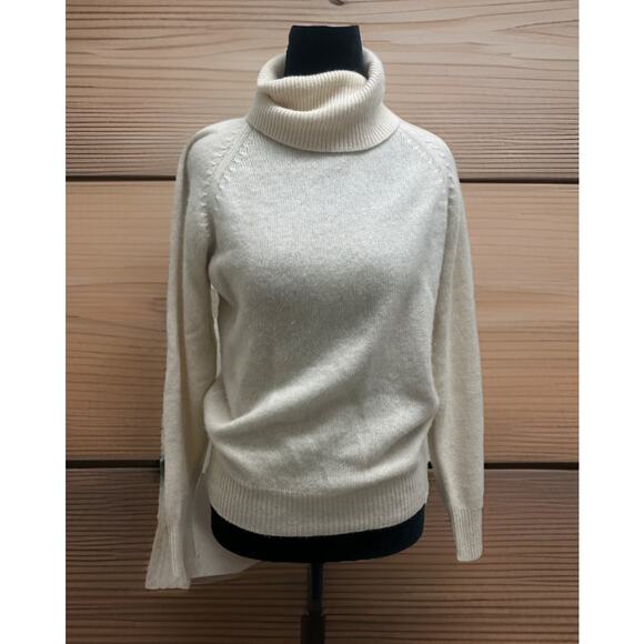 100% Cashmere Ivory Turtleneck Sweater Neiman Marcus Modest Minimalist Classic - Picture 1 of 5